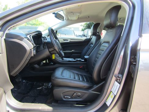 Used 2013 Ford Fusion SE FWD image 11