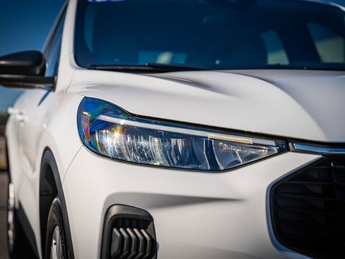 Certified 2025 Ford Escape Active image 10