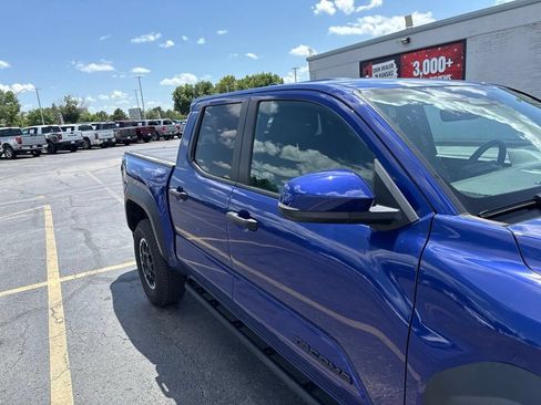 Used 2024 Toyota Tacoma TRD Off-Road AWD/4WD image 5
