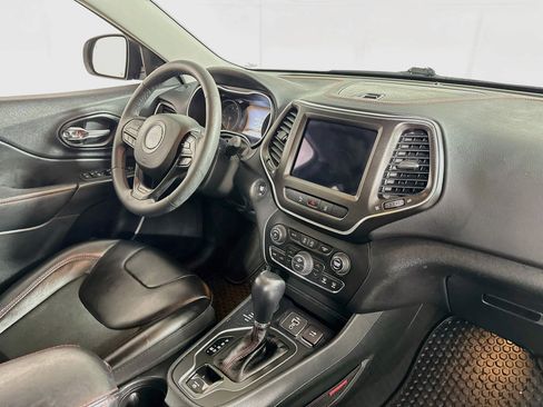 Used 2022 Jeep Cherokee Trailhawk w/ Comfort/Convenience Group AWD/4WD image 27