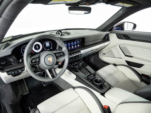 Certified 2026 Porsche 911 Carrera GTS RWD image 4
