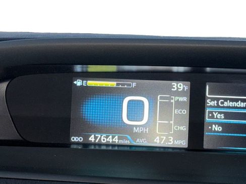 Used 2022 Toyota Prius XLE image 13