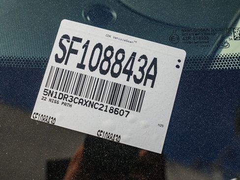 Used 2022 Nissan Pathfinder SL image 27