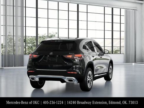 Used 2025 Mercedes-Benz GLA 250 4MATIC image 23