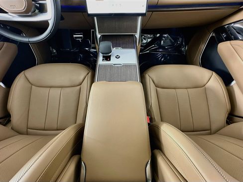 Certified 2025 Land Rover Range Rover Long Wheelbase SE AWD/4WD image 22