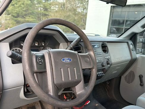 Used 2012 Ford F250 XL w/ Snow Plow Prep Pkg image 21