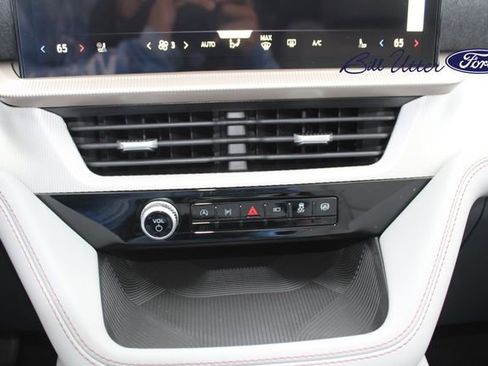 New 2026 Ford Explorer Active AWD/4WD image 15