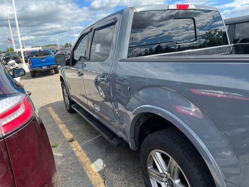 Used 2019 Ford F150 Lariat w/ Equipment Group 502A Luxury AWD/4WD image 12