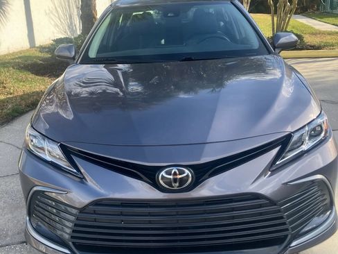 Used 2022 Toyota Camry LE image 2
