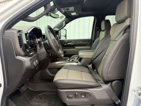 New 2026 Chevrolet Silverado 2500 ZR2 AWD/4WD image 6