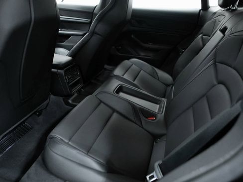 Used 2022 Porsche Taycan 4S image 28