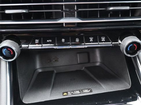 Used 2024 Chevrolet Traverse RS w/ LPO, Floor Liner Package image 24