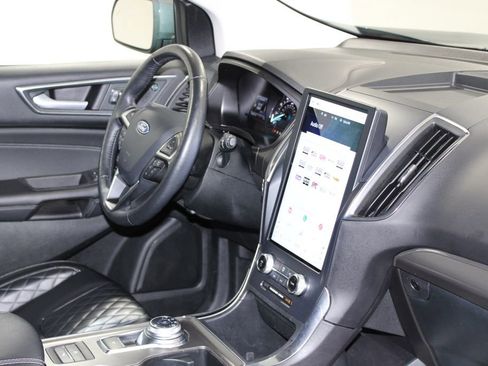 Used 2024 Ford Edge Titanium image 29