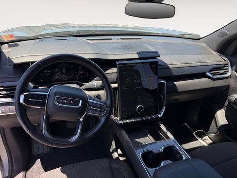 Used 2025 GMC Acadia Elevation FWD image 15