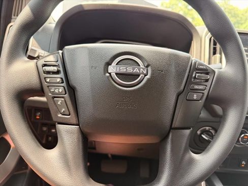 Used 2025 Nissan Frontier SV AWD/4WD image 19