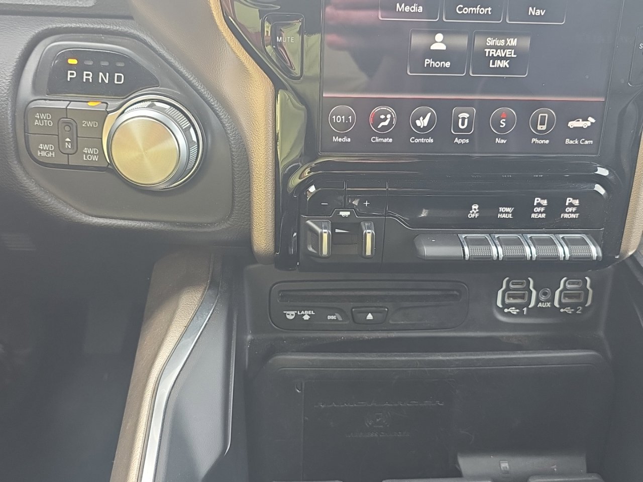 Used 2019 RAM 1500 Laramie AWD/4WD image 33