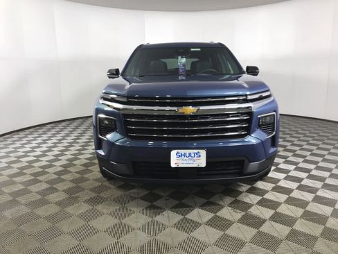 New 2026 Chevrolet Traverse LT w/ Driver Confidence Package image 2