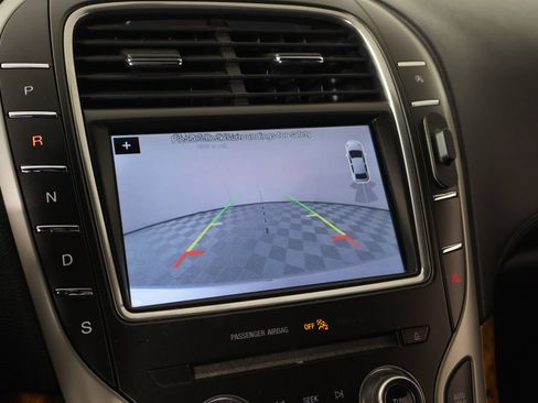 Used 2019 Lincoln Nautilus Reserve AWD/4WD image 6