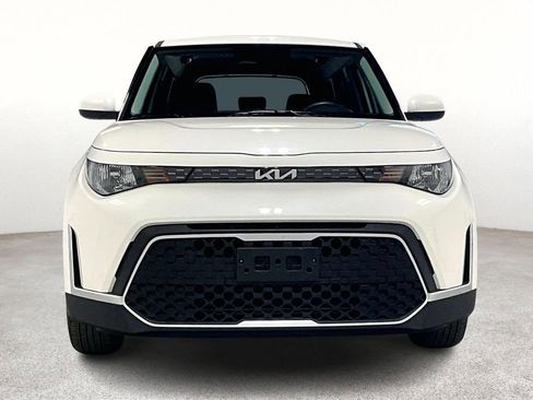 Used 2025 Kia Soul LX image 5