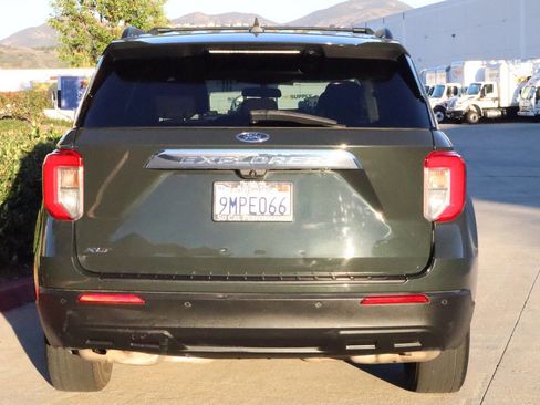 Used 2022 Ford Explorer XLT image 13