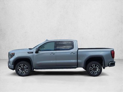 Used 2024 GMC Sierra 1500 AT4 w/ Technology Package AWD/4WD image 4