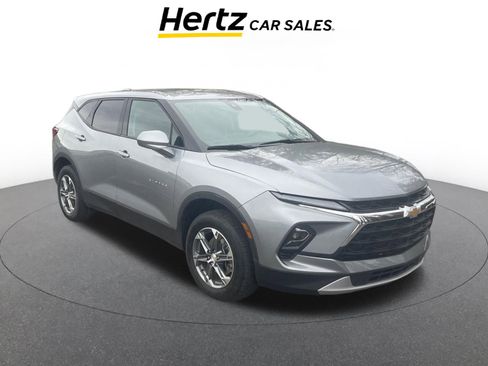 Used 2025 Chevrolet Blazer LT image 1