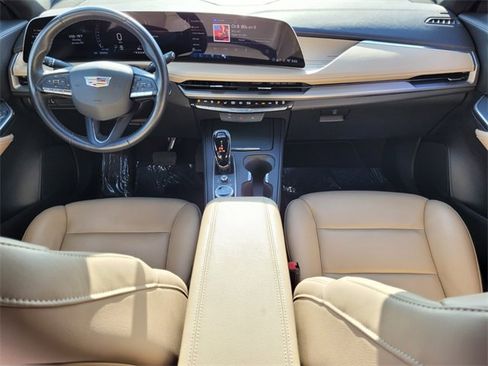 Used 2025 Cadillac XT4 Premium Luxury image 19