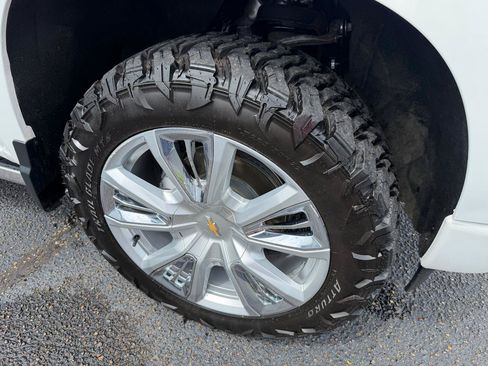 Used 2024 Chevrolet Silverado 1500 High Country AWD/4WD image 31