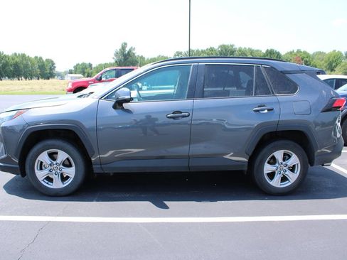 Used 2025 Toyota RAV4 XLE FWD image 9