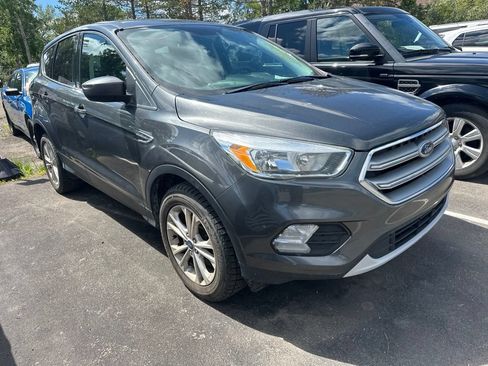 Used 2017 Ford Escape SE AWD/4WD image 3