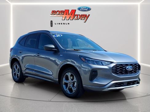Used 2024 Ford Escape ST-Line w/ Tech Pack #1 AWD/4WD image 3