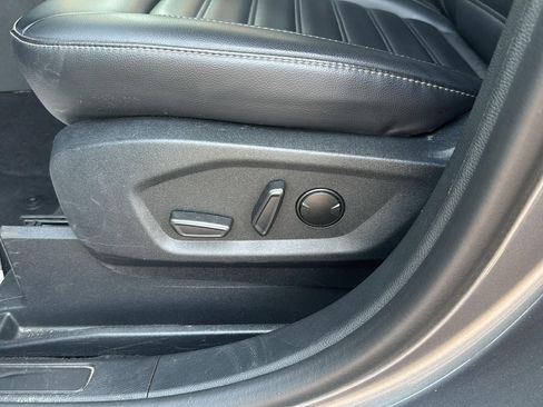 Used 2024 Ford Edge SEL image 13