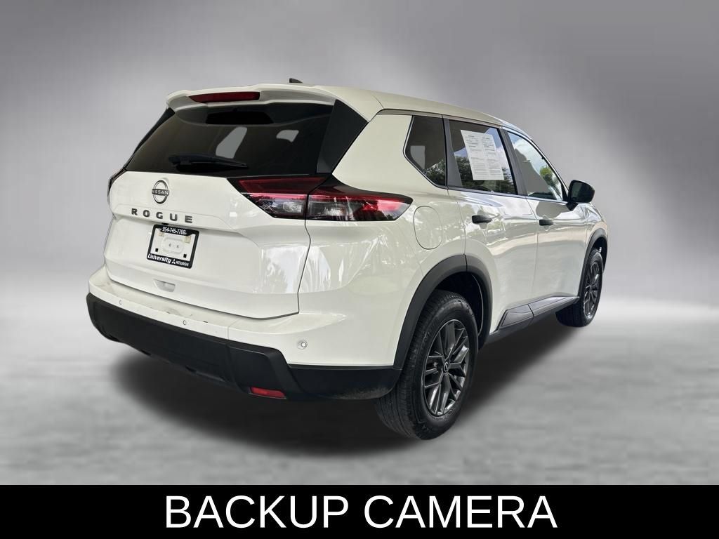 Used 2024 Nissan Rogue S FWD image 4