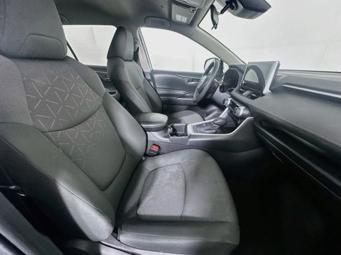 Used 2024 Toyota RAV4 XLE FWD image 29