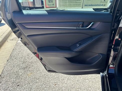 Used 2018 Honda Accord EX image 35