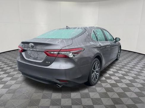 Used 2022 Toyota Camry XLE image 7