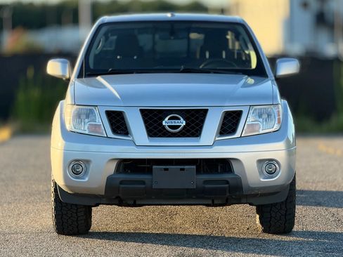Used 2010 Nissan Frontier PRO-4X AWD/4WD image 5