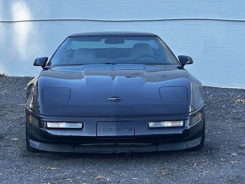 Used 1996 Chevrolet Corvette Coupe image 2