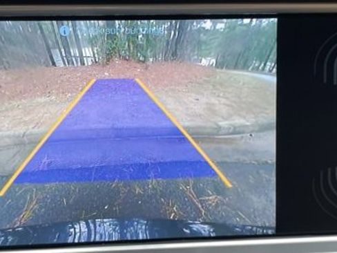 Used 2019 Porsche Panamera image 25