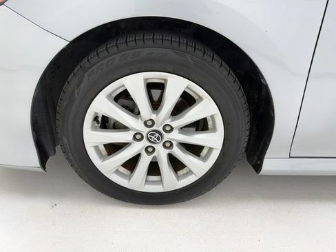Used 2020 Toyota Camry LE FWD image 7