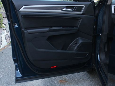 Used 2021 Volkswagen Atlas SEL image 12