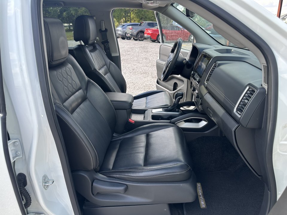 Used 2024 Nissan Frontier SL AWD/4WD image 19