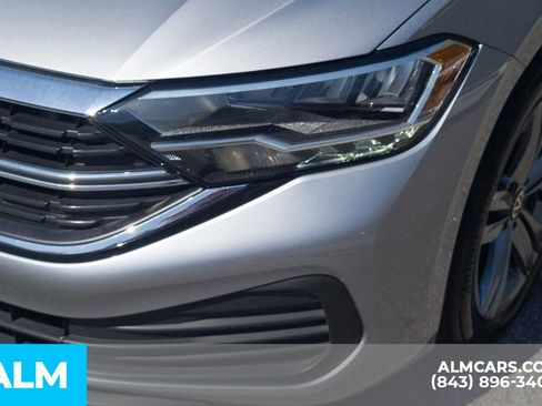 Used 2024 Volkswagen Jetta SE image 11