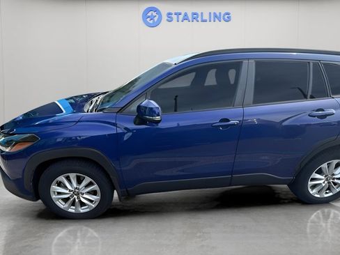 Used 2023 Toyota Corolla Cross LE FWD image 2