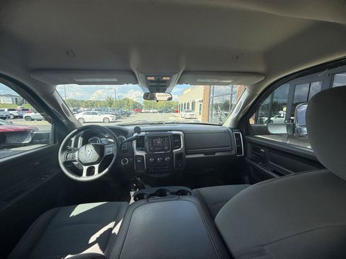 Used 2018 RAM 3500 Tradesman w/ Chrome Appearance Group AWD/4WD image 17