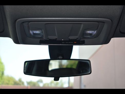 Used 2020 Chevrolet Silverado 1500 Custom Trail Boss image 34