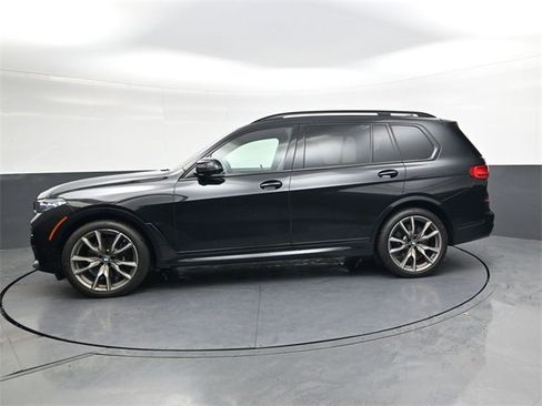Used 2021 BMW X7 M50i image 7