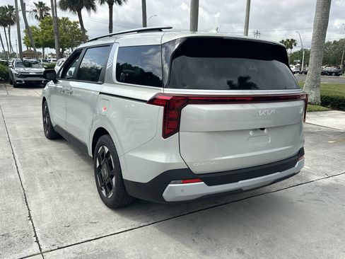 New 2026 Kia Carnival EX FWD image 8