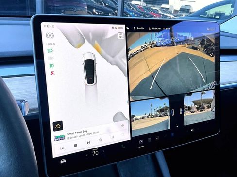 Used 2022 Tesla Model Y Long Range image 26