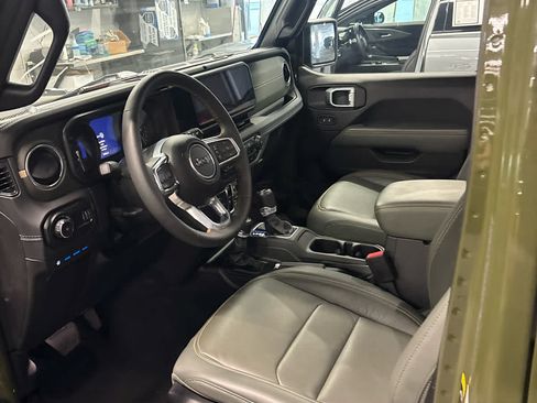 Used 2024 Jeep Wrangler High Altitude AWD/4WD image 5